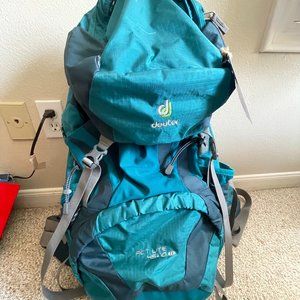 Deuter Women's ACT Lite 45 + 10 SL Pack